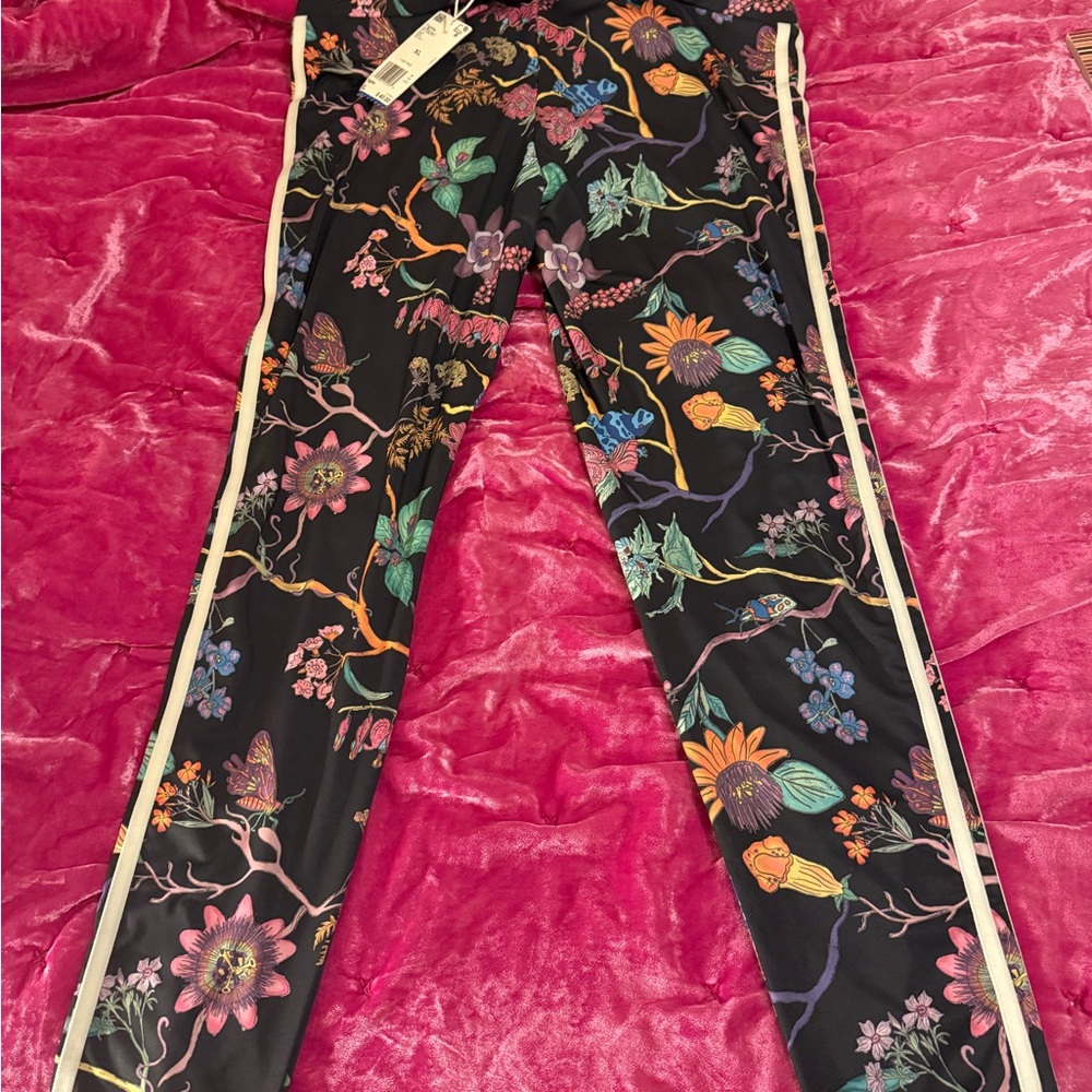 New Adidas Floral Patterned Leggings with Side Stripes - Picture 2 of 3